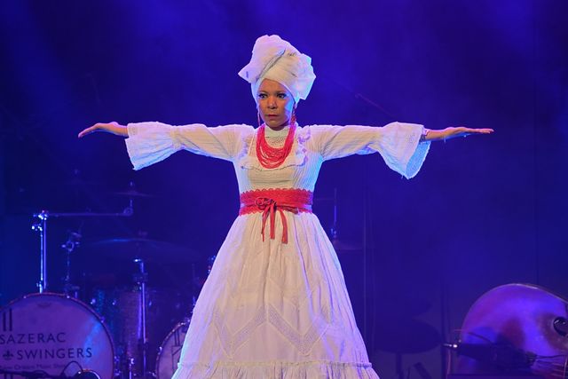 White Gown Red Crown